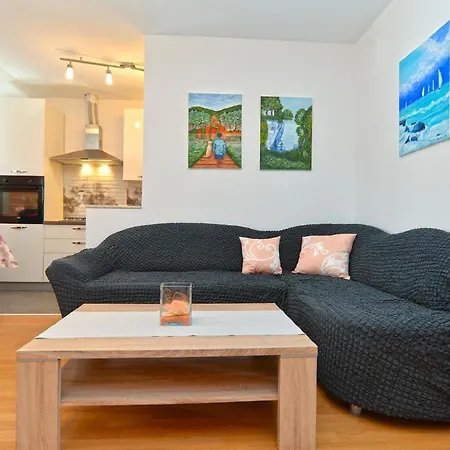 Fuer 4 Personen Ca 60 Qm In Sijana, Istrien Istrische Riviera Apartment *
