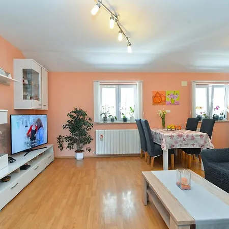 Apartment Fuer 4 Personen Ca 60 Qm In Sijana, Istrien Istrische Riviera *