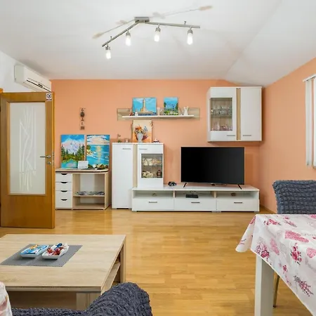 Fuer 4 Personen Ca 60 Qm In Sijana, Istrien Istrische Riviera Pula